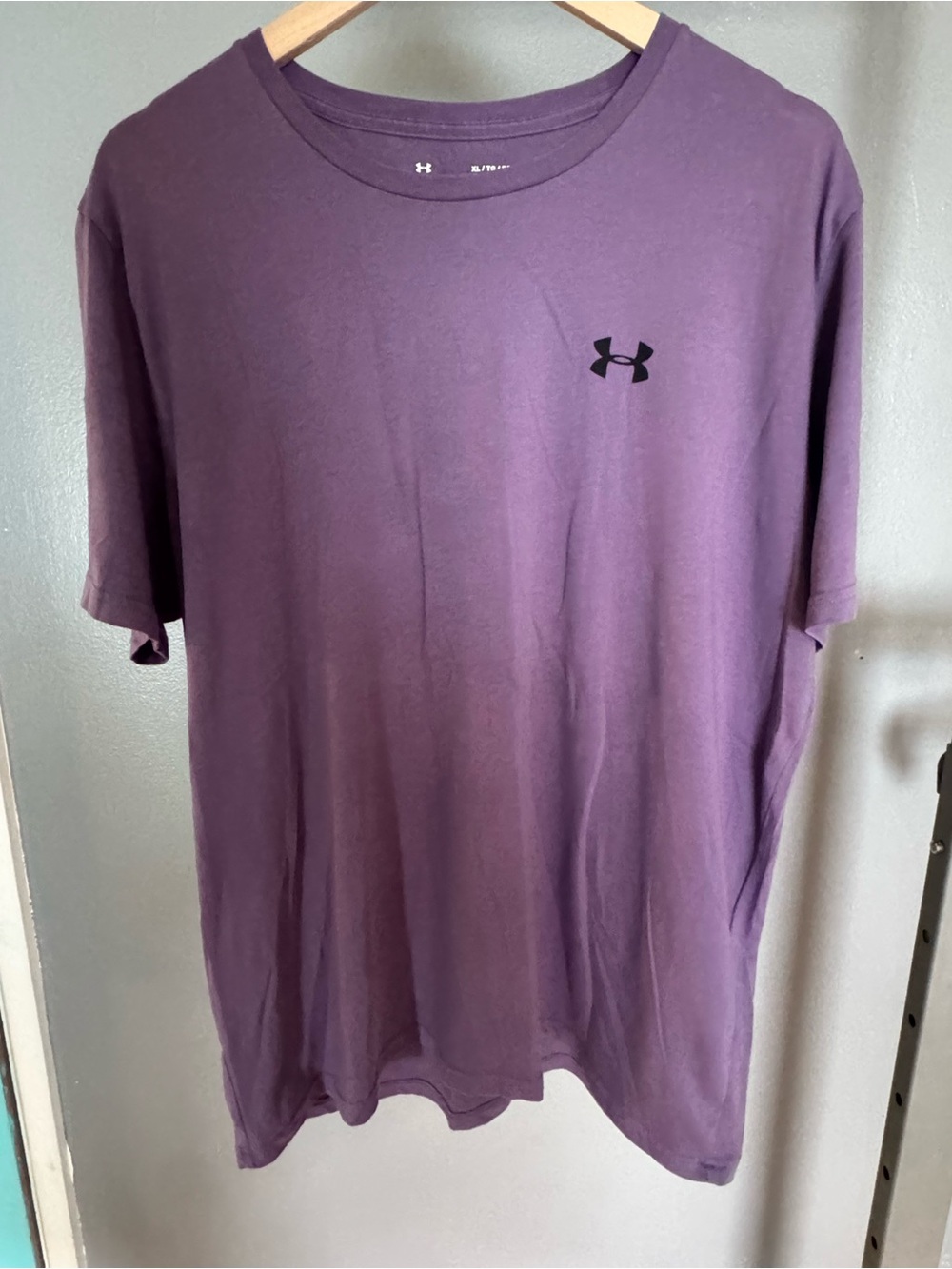 Under Armour Men's Plum Short-Sleeve Performance Tee
